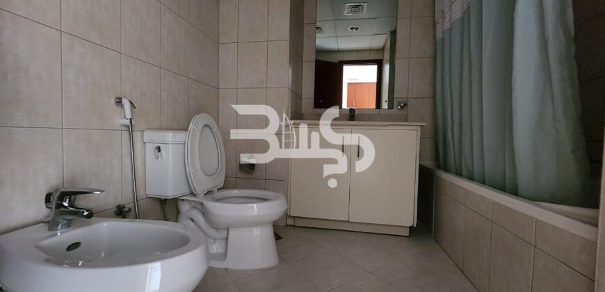 Top Floor Studio- Maintained Garden View