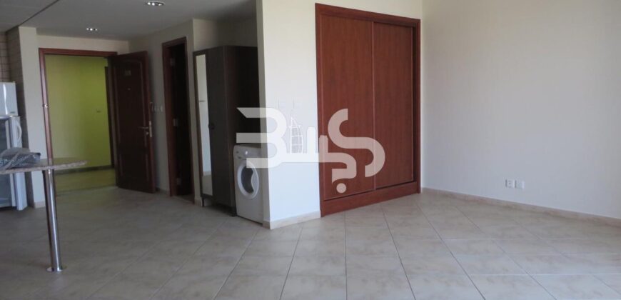 Top Floor Studio- Maintained Garden View