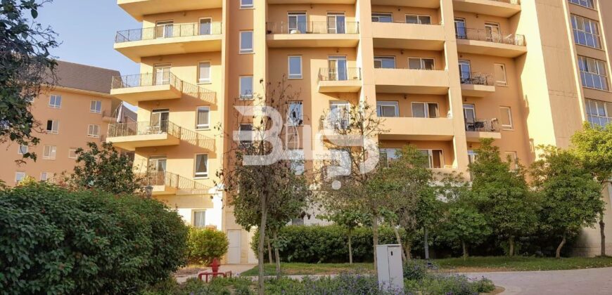 Top Floor Studio- Maintained Garden View